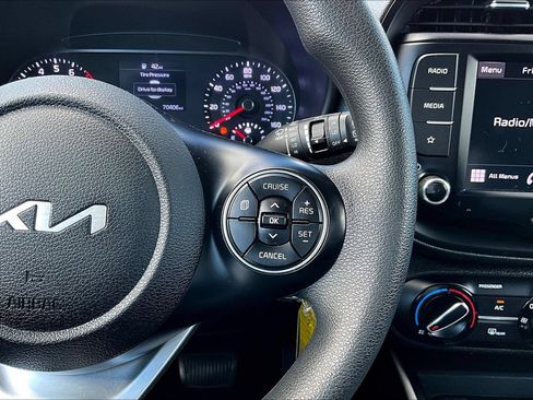 Used 2022 Kia Soul LX FWD image 13
