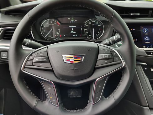 New 2025 Cadillac XT5 Luxury w/ LPO, Floor Liner Package image 17