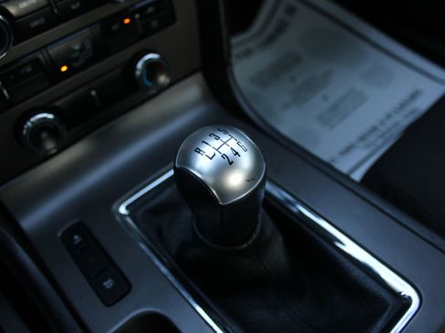 Used 2013 Ford Mustang GT RWD image 11