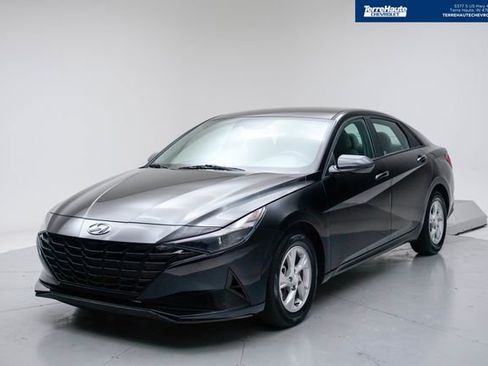 Used 2023 Hyundai Elantra SE image 1