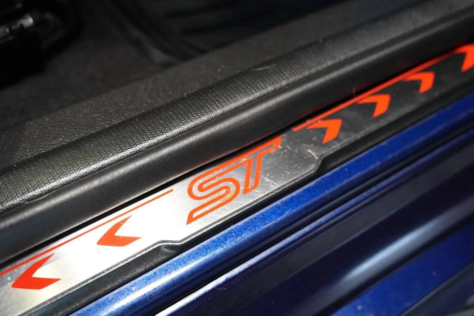 Used 2017 Ford Focus ST w/ Equipment Group 401A FWD image 46