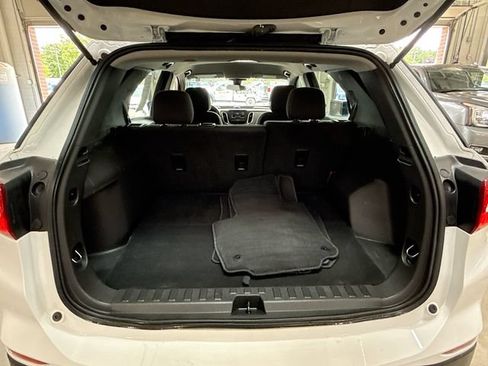 Used 2021 Chevrolet Equinox LS FWD image 24