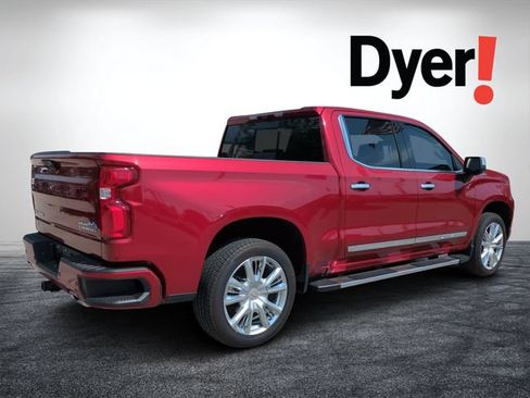 Certified 2025 Chevrolet Silverado 1500 High Country w/ High Country Premium Package AWD/4WD image 3