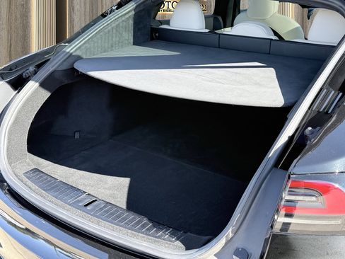 Used 2023 Tesla Model S Plaid image 66