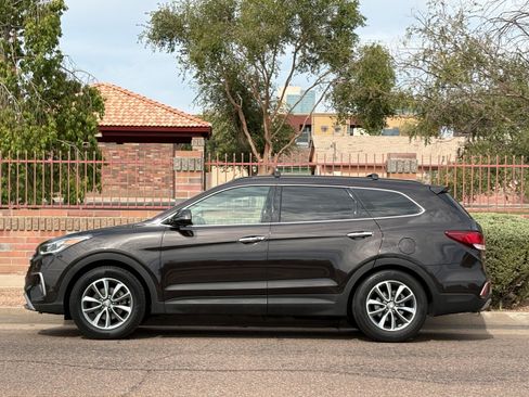 Used 2017 Hyundai Santa Fe Limited FWD image 3