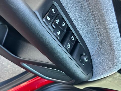 Used 2024 Jeep Compass Latitude image 22