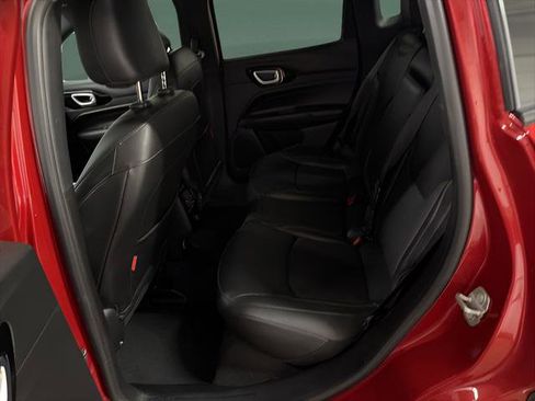 Used 2025 Jeep Compass Trailhawk AWD/4WD image 16