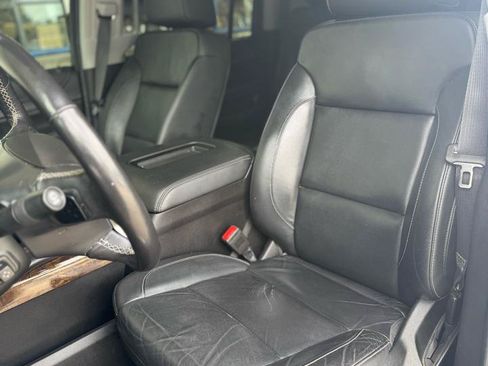 Used 2020 Chevrolet Suburban LT w/ RST Edition AWD/4WD image 12