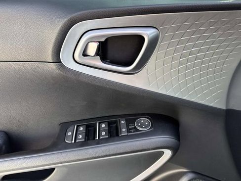 Used 2022 Kia Soul LX w/ Technology Package FWD image 20