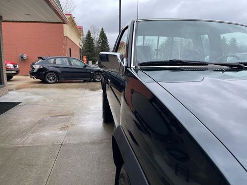 Used 1994 Nissan Pickup XE image 7