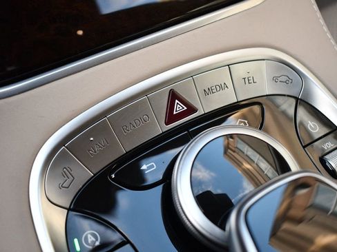 Used 2018 Mercedes-Benz S 560 4MATIC Sedan image 41