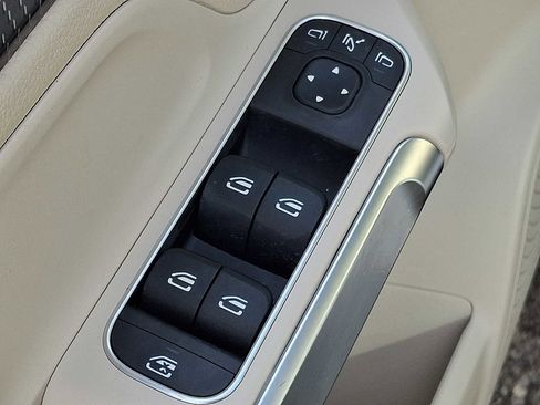 Used 2021 Mercedes-Benz GLB 250 4MATIC image 24