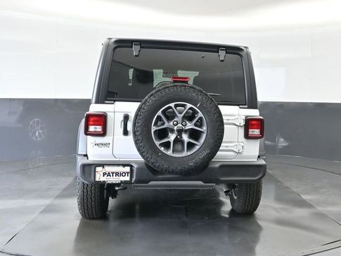 Used 2025 Jeep Wrangler Unlimited Sport AWD/4WD image 6