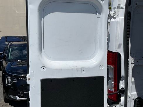 Used 2025 RAM ProMaster 2500 w/ Convenience Group FWD image 9