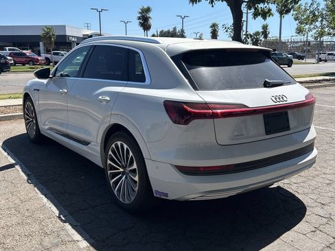 Used 2019 Audi e-tron Prestige w/ Prestige Package AWD/4WD image 2
