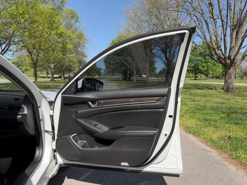 Used 2021 Honda Accord EX-L image 24