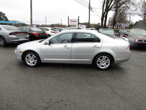 Used 2009 Ford Fusion SEL image 4