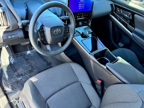 Used 2025 Toyota bZ4X XLE image 18