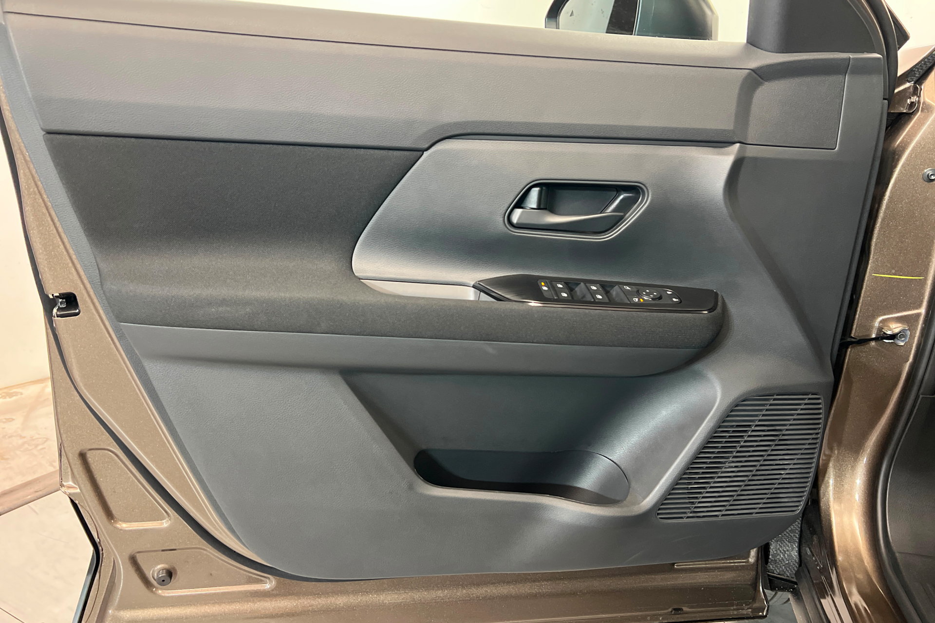 New 2026 Nissan Kicks S FWD image 14