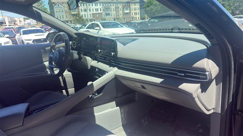Used 2021 Hyundai Elantra SEL w/ Convenience Package FWD image 14
