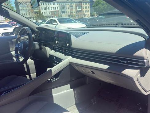 Used 2021 Hyundai Elantra SEL w/ Convenience Package FWD image 14