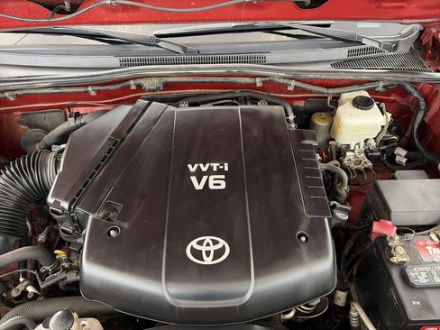 Used 2014 Toyota Tacoma 4x4 Double Cab w/ TRD Off-Road Package image 11