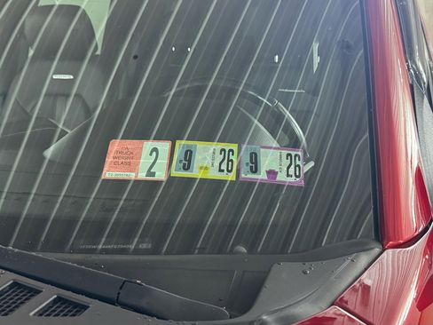 Used 2019 Ford F150 Platinum w/ Equipment Group 701A Luxury image 12