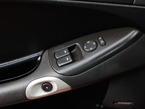 Used 2005 Chevrolet Corvette Coupe w/ Preferred Equipment Group image 44