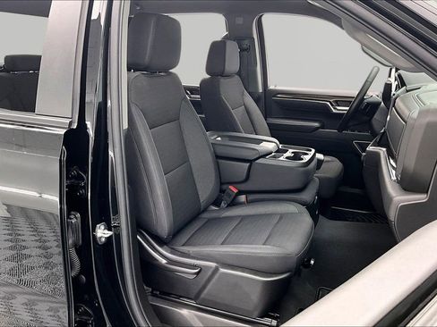 Used 2024 Chevrolet Silverado 1500 LT AWD/4WD image 7