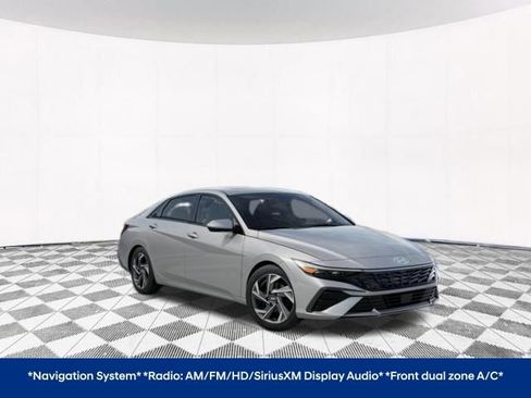 New 2025 Hyundai Elantra SEL image 2