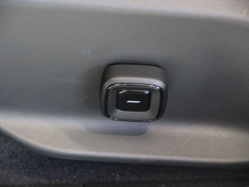 New 2026 Volvo EX30 Ultra image 17