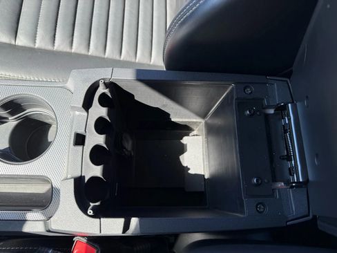 Used 2013 Dodge Challenger R/T image 29