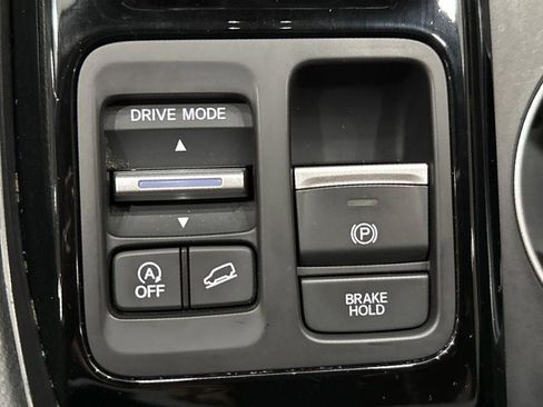 Used 2024 Honda Pilot Touring image 28