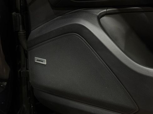 Used 2022 Porsche Cayenne Coupe AWD/4WD image 41
