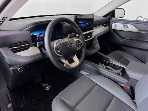 New 2026 Ford Explorer Active w/ Active Comfort Package image 3