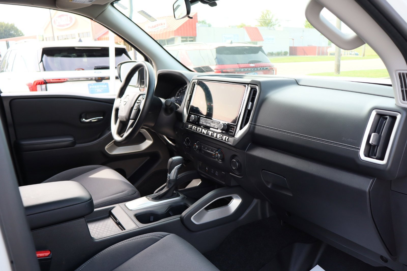 Used 2025 Nissan Frontier SV w/ Tow Package AWD/4WD image 33