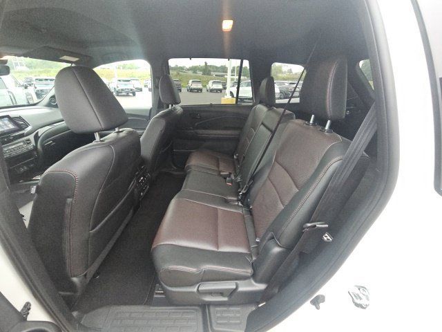 Used 2024 Honda Passport Black Edition image 13