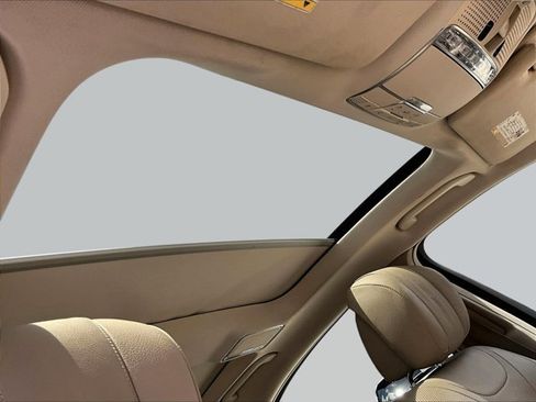 Used 2017 Mercedes-Benz S 550 Sedan image 17