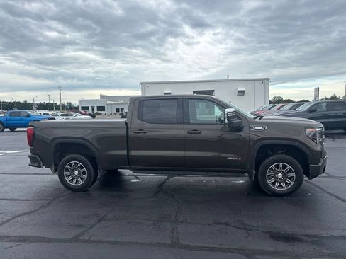 Used 2024 GMC Sierra 1500 AT4 w/ Technology Package AWD/4WD image 8