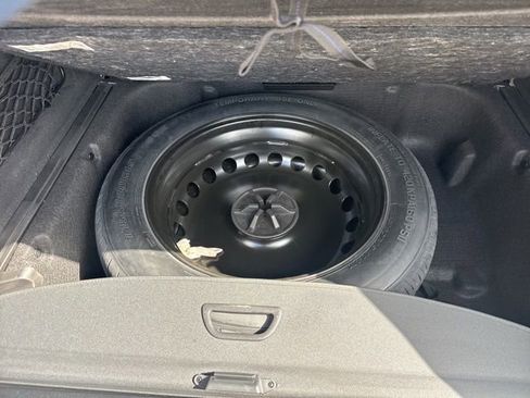 Used 2024 Mercedes-Benz GLE 450 4MATIC image 36