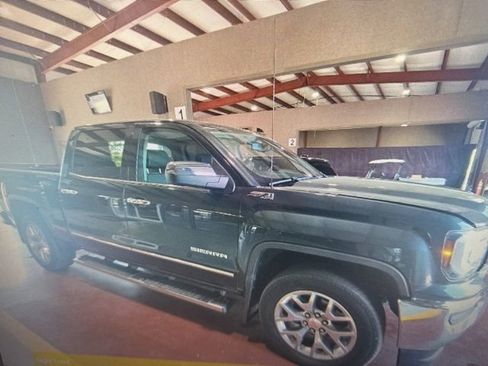 Used 2018 GMC Sierra 1500 SLT w/ SLT Premium Package image 3