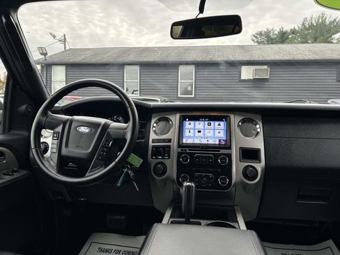 Used 2017 Ford Expedition EL XLT w/ Equipment Group 202A image 18