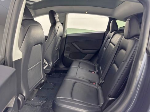 Used 2021 Tesla Model Y Long Range image 41