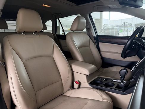 Used 2018 Subaru Outback 2.5i Limited AWD/4WD image 23