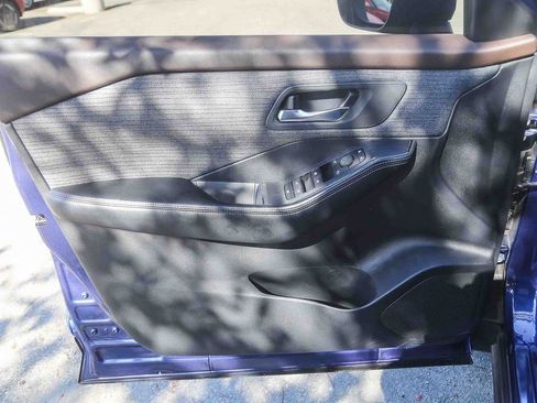 Used 2023 Nissan Rogue SV FWD image 18