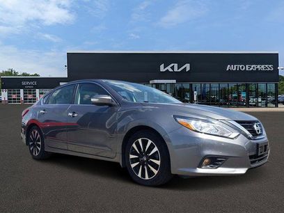 Used 2018 Nissan Altima 2.5 SV w/ 2.5 SV Technology Package