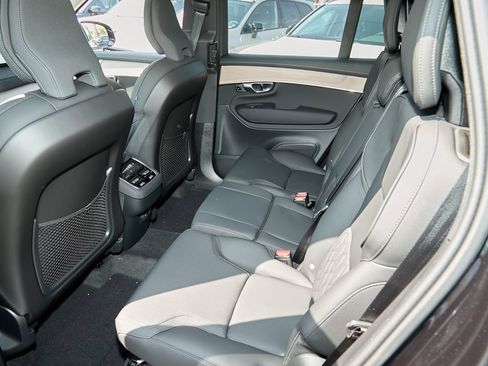 New 2026 Volvo XC90 B6 Plus w/ Protection Package image 17