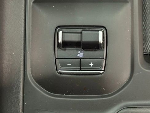 Used 2024 GMC Sierra 3500 Denali w/ Denali Reserve Package image 33