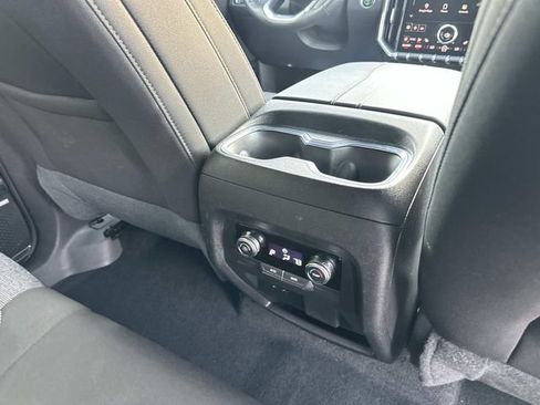 Used 2025 GMC Acadia Elevation FWD image 13