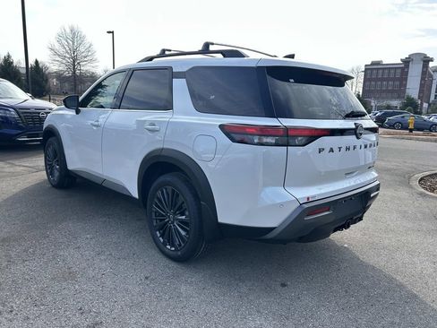 New 2026 Nissan Pathfinder SL w/ SL Premium Package AWD/4WD image 5